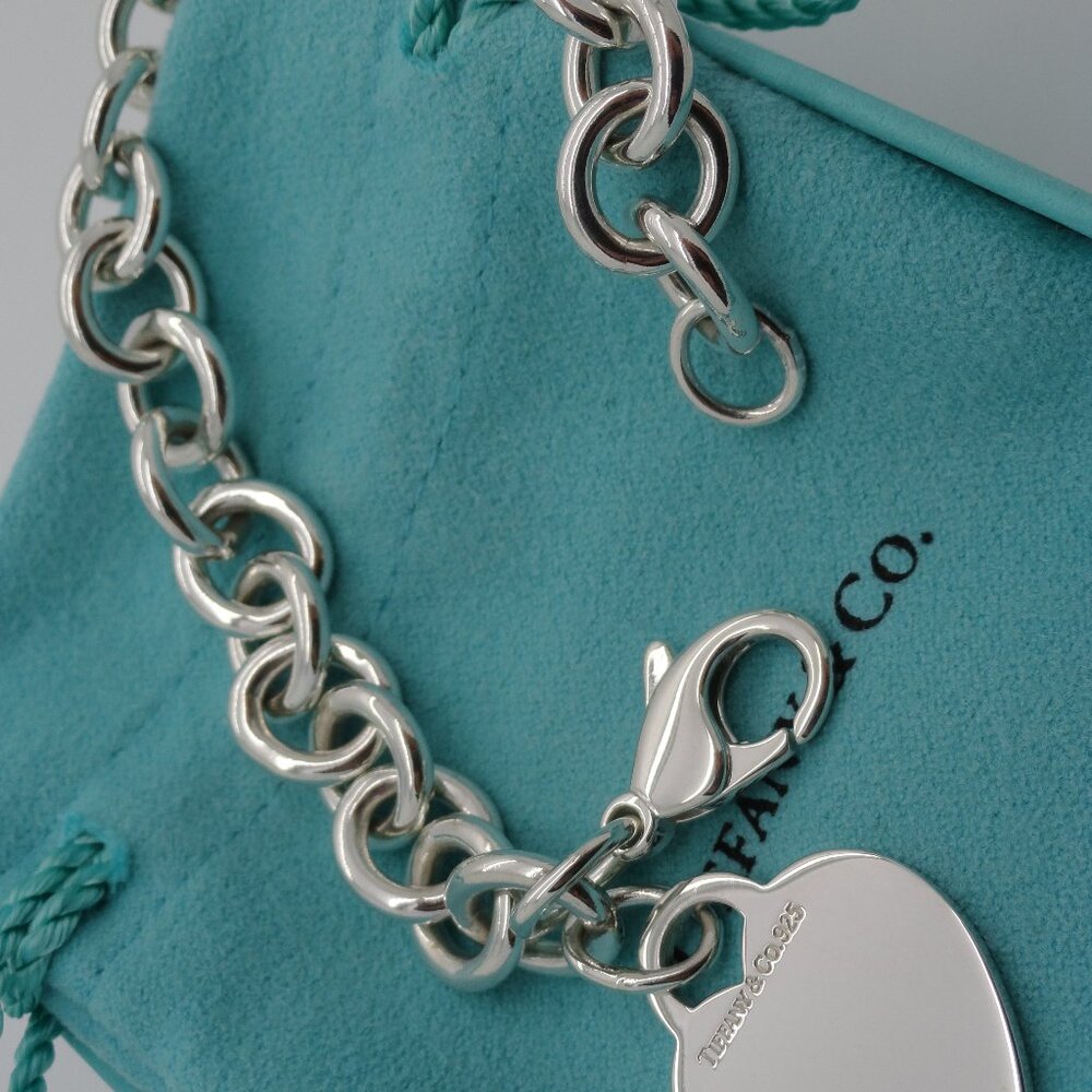 Tiffany & Co. Sterling Silver Heart Tag 7 1/2" Charm Bracelet - Picture 4 of 4